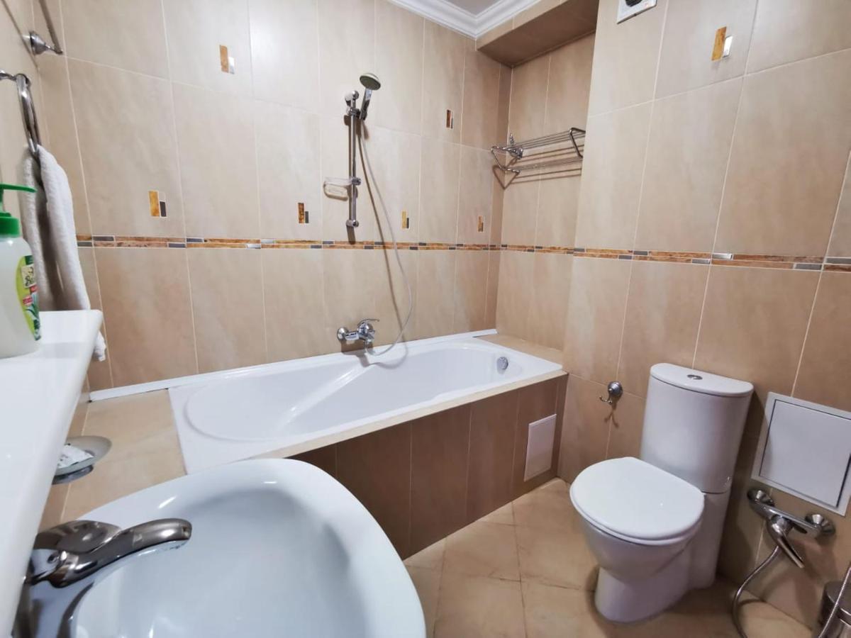 Penthouse With 3-Bedrooms Almaty Exterior photo